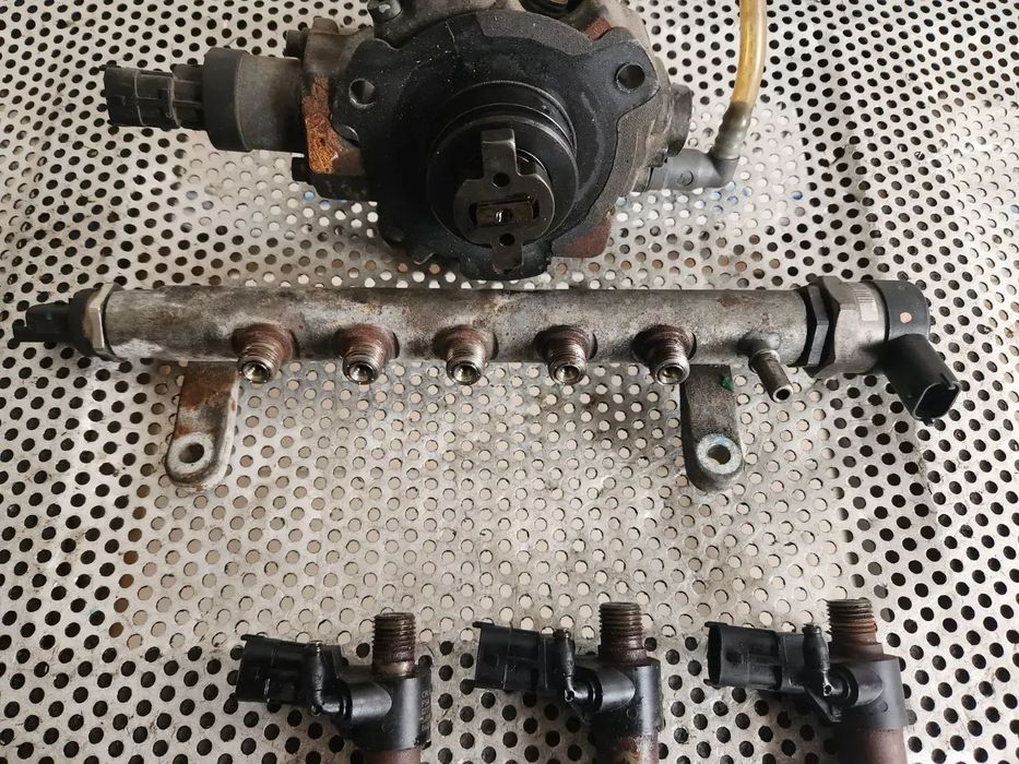 Kit Injectie Injectoare Pompa Rampa Peugeot 2.2 Diesel Hdi 407 607 4007 Citroen C5 C6 C8 C-Crosser