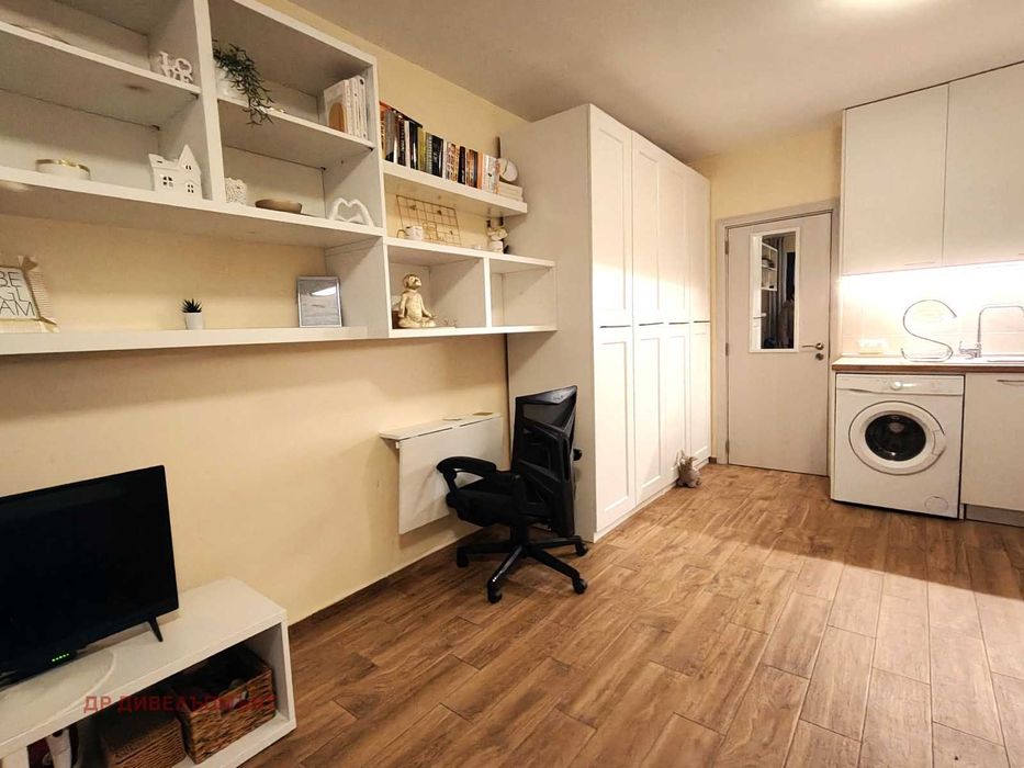 Дава се под наем Едностаен апартамент в София, Център - 36 кв.м за 434.60 € - Снимка #1