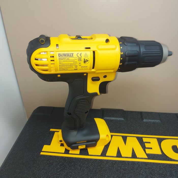 Акумулаторен винтоверт Dewalt DCD771NK