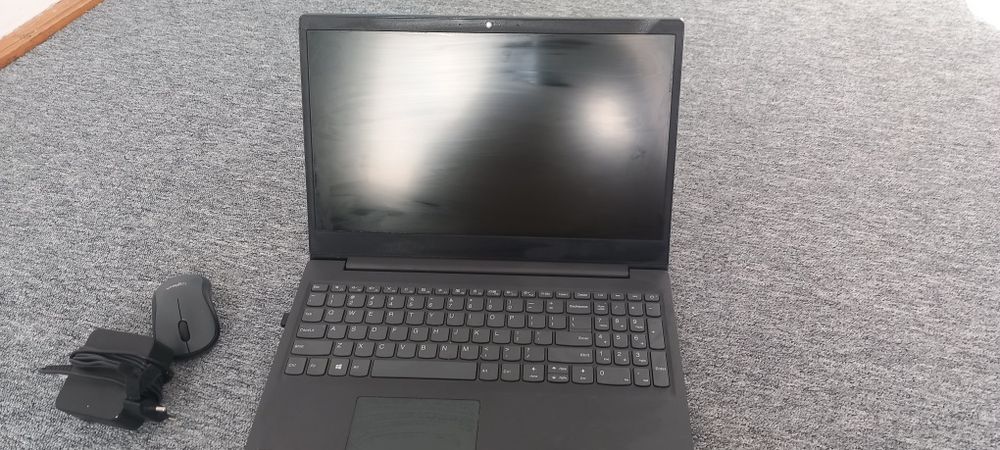 Laptop Lenovo cu Mouse