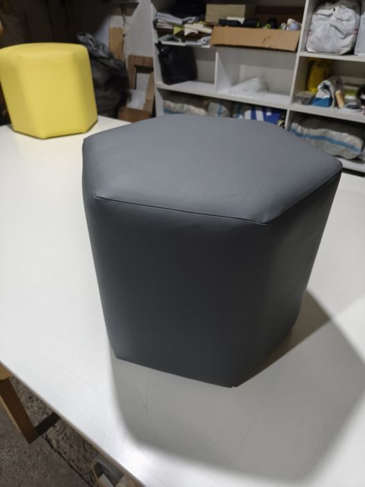 Продаются пуфики