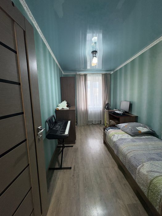 Продам 4 комнатную квартиру