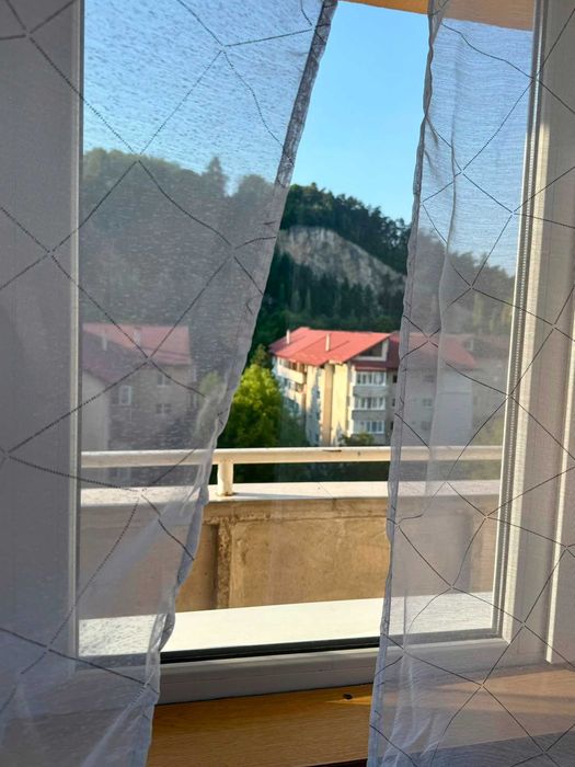 Închiriere Garsonieră Decomandată – Zonă Răcădău (Bld. Muncii) | Vedere spre Tâmpa