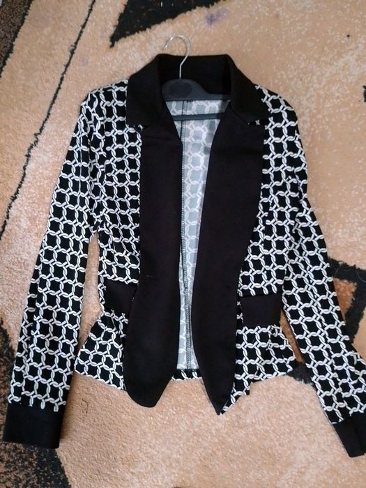 Sacou elegant alb-Negru