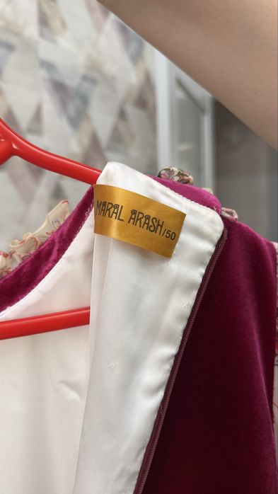 Көйлек сатылады.