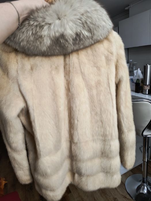 Vând haina blana vizon noua