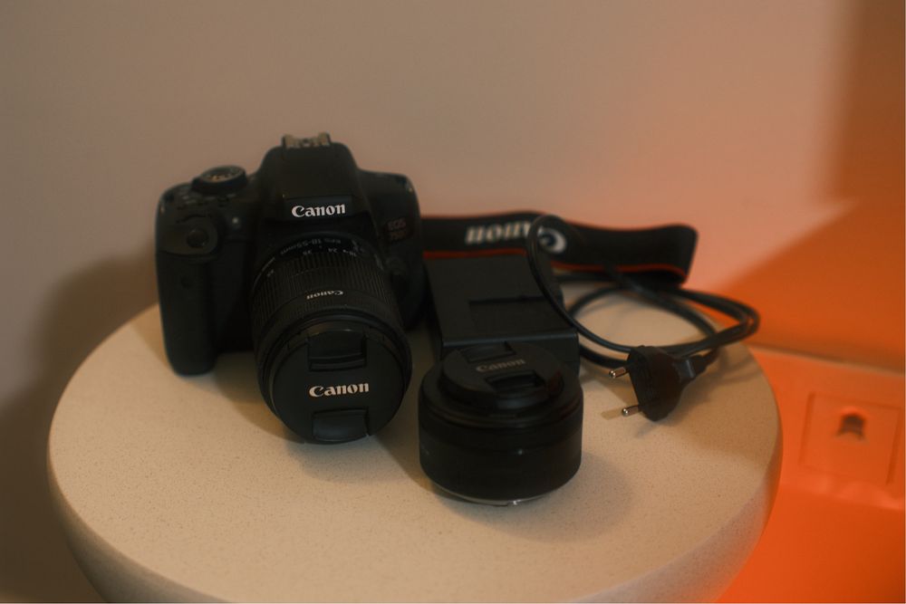 Фотоапарат Canon EOS 750D