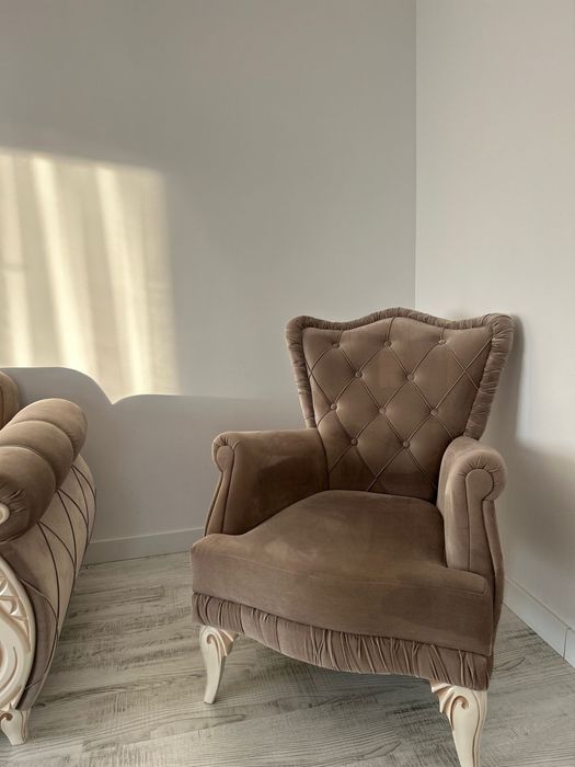 Canapea 3+1+1 inclusa si masuta de cafea