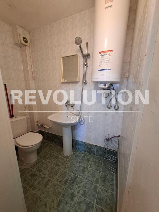 Дава се под наем Двустаен апартамент в Варна, Център - 60 кв.м за 348.84 € - Снимка #4