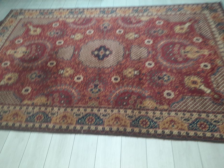 Персийски килим, втора употреба.  Професионално изпран. 1.80/3.00