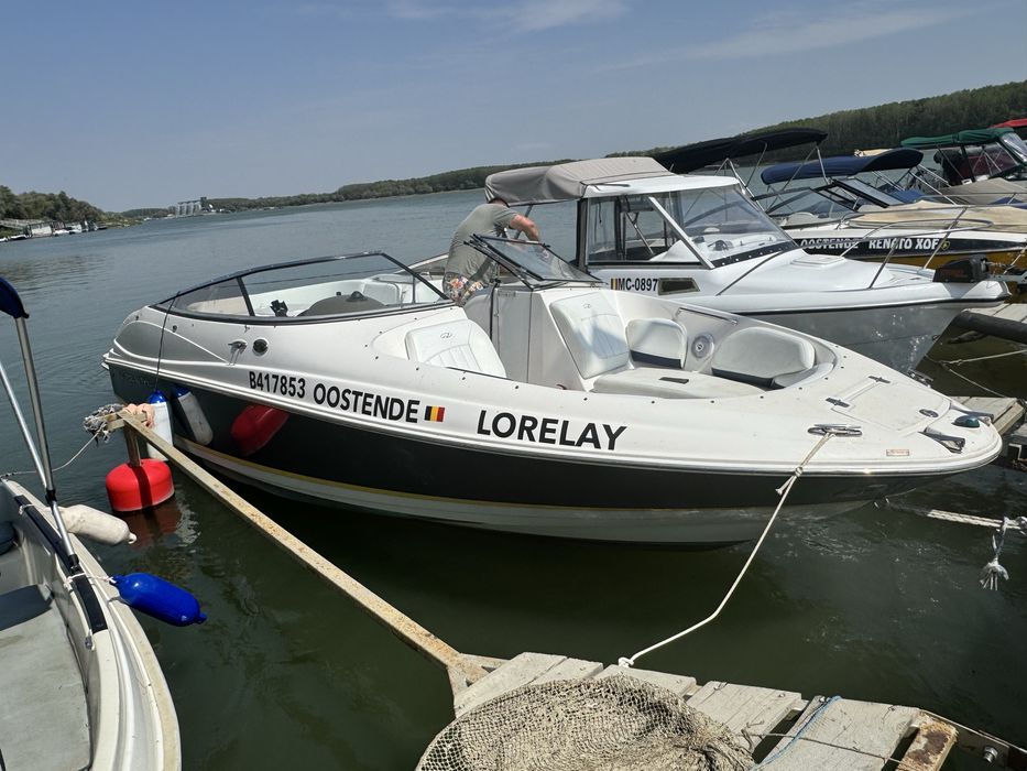 Barca cu motor Regal 2400 Bowrider