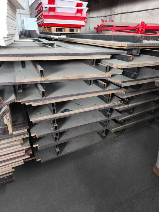 Прводавам метална конструкция тип хале 96м2 с височина 3.8 м