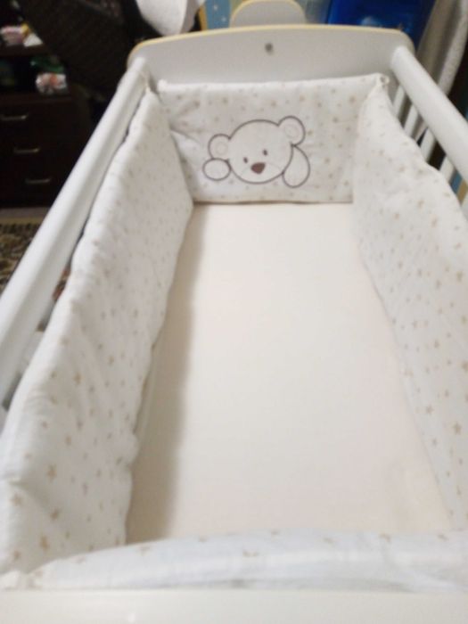 Продавам Бебешка кошара