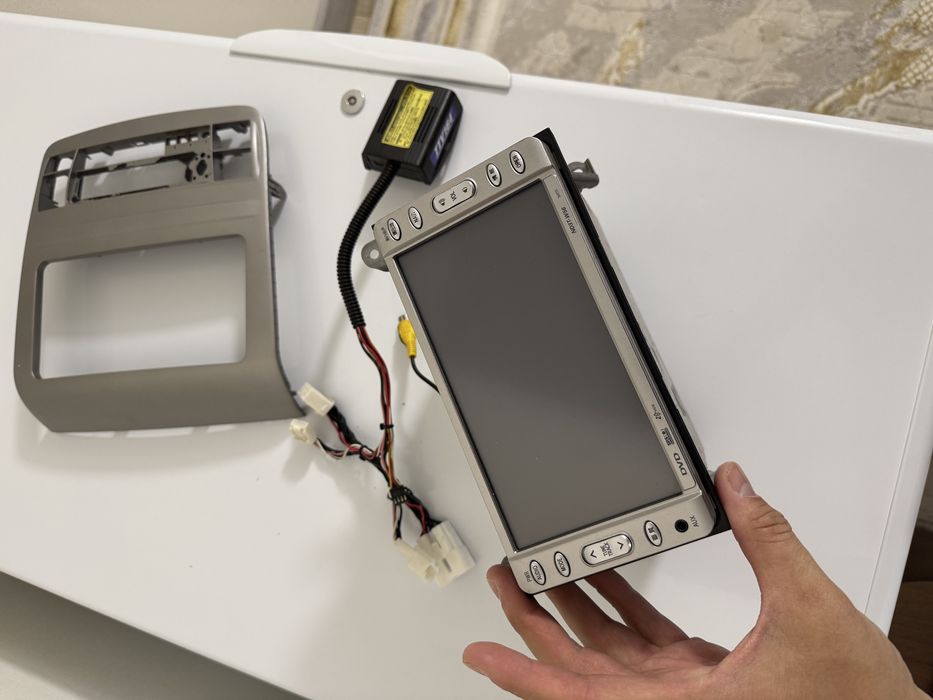 Продаю на Альфард рамку