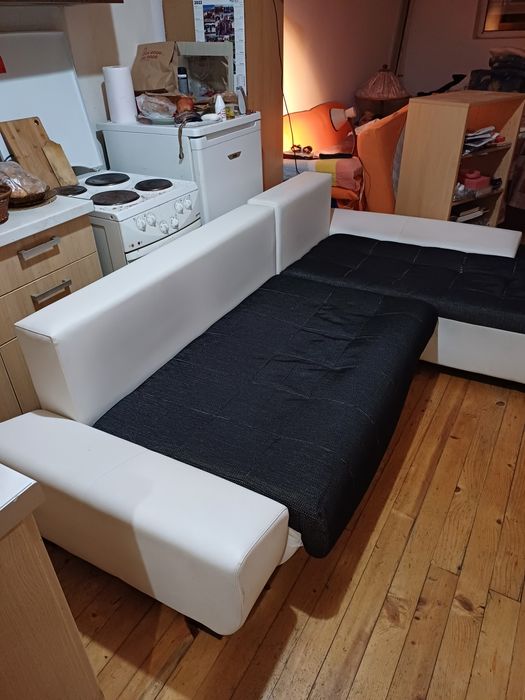 Разтегателен диван