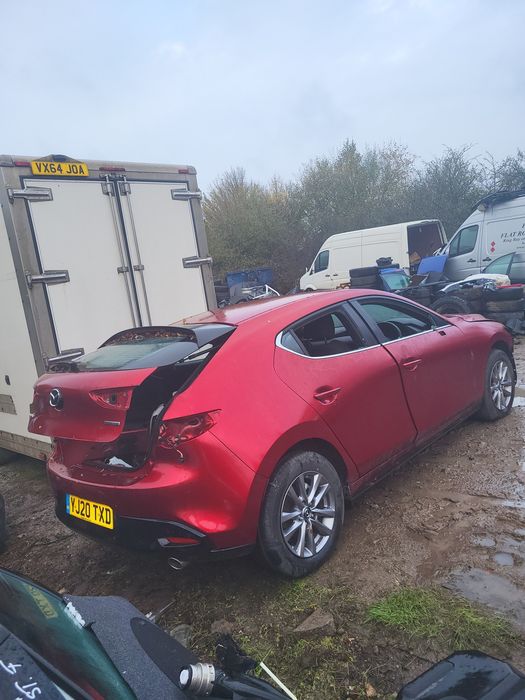 Mazda 3 an 2020 motor 2.0 benzina hybrid