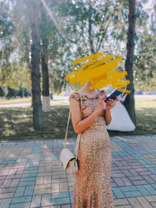 Платье с пайетками