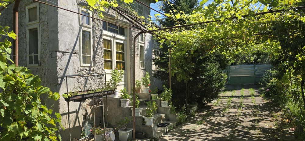 Casă de vănzare  cu teren 1100mp in Sărata Monteoru.  gaze  și  canalizare