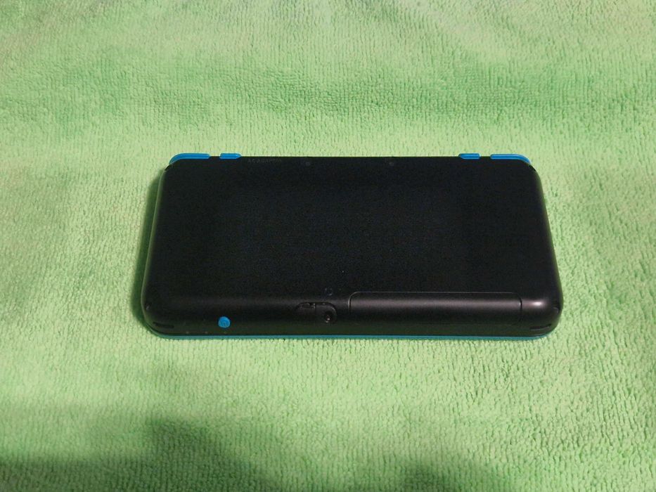 New Nintendo 2DS XL, modat 128gb, negru/albastru