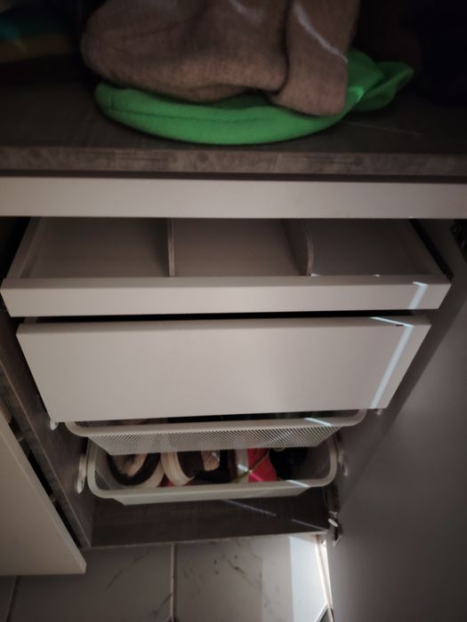 Продам прихожую , хорошего качества