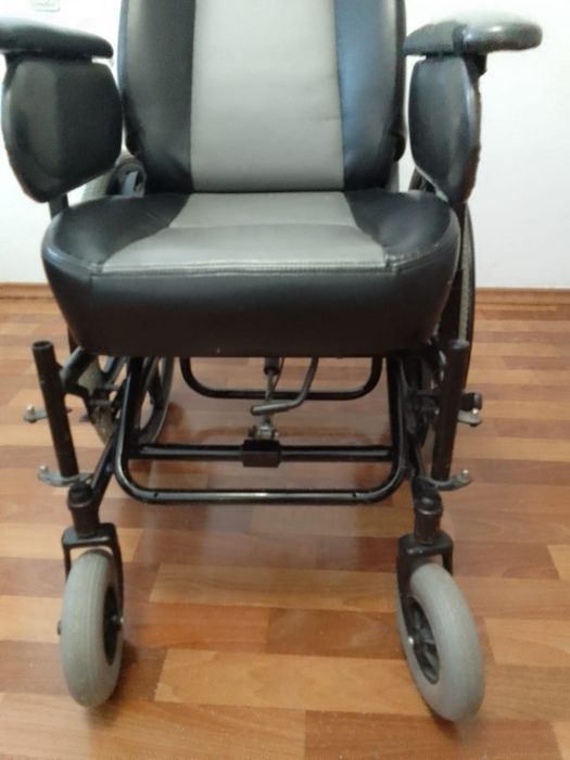 Инвалидная коляска
