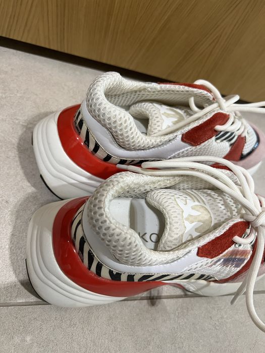 Верни маратонки Pinko