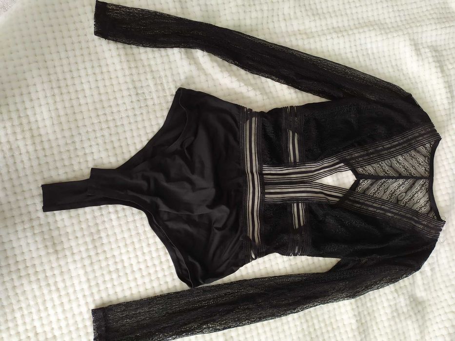 Черно дантелено боди