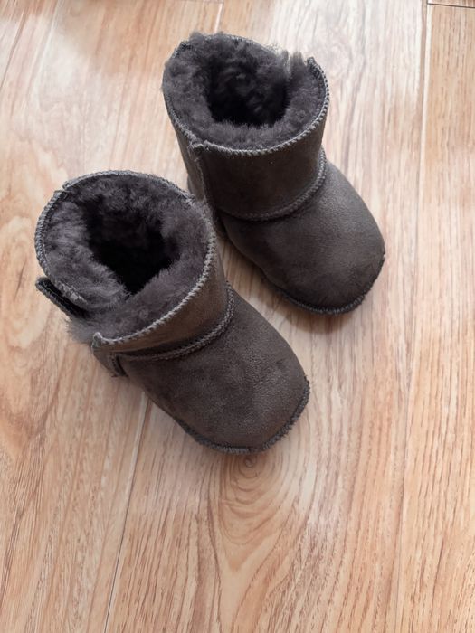 Botosei bebe din lână naturala 6-12 luni