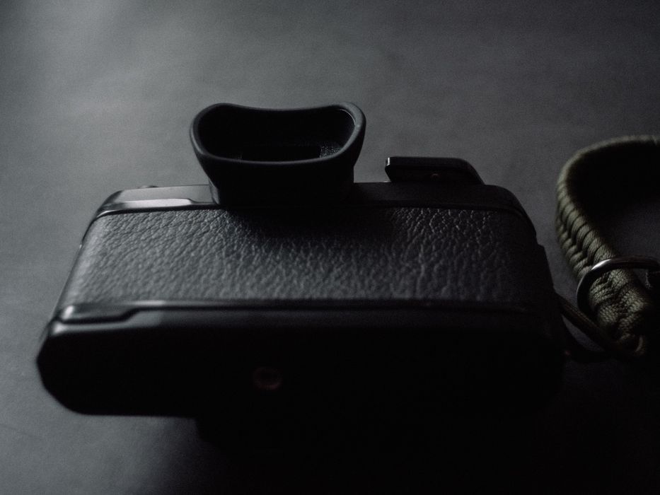 Продавам филмово тяло Yashica FX-3 Super 2000