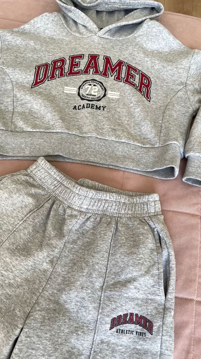 Продам вещи на девочку размер 140