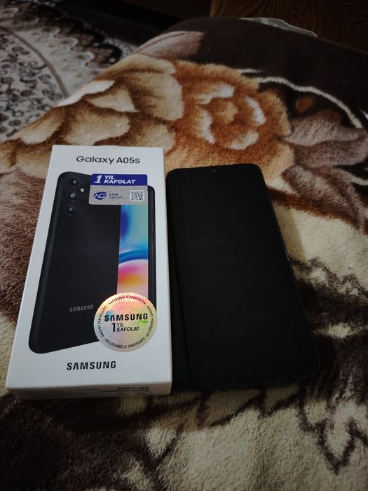 Продаётся телефон Самсунг А05с