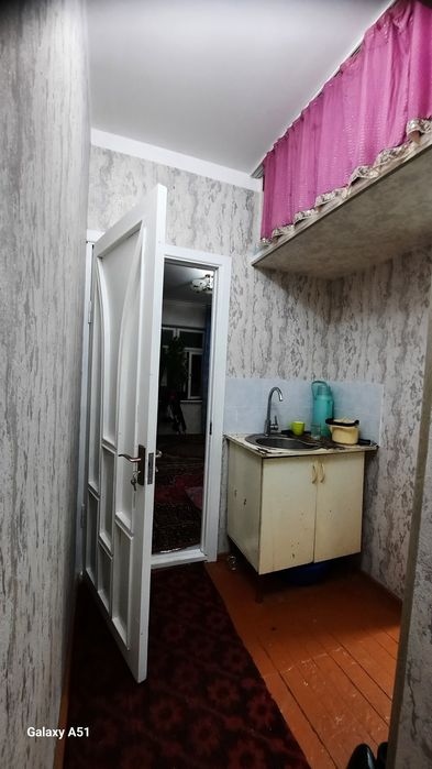 Срочно продаётся на Бадамзар 1/3/4 бывщая общежития