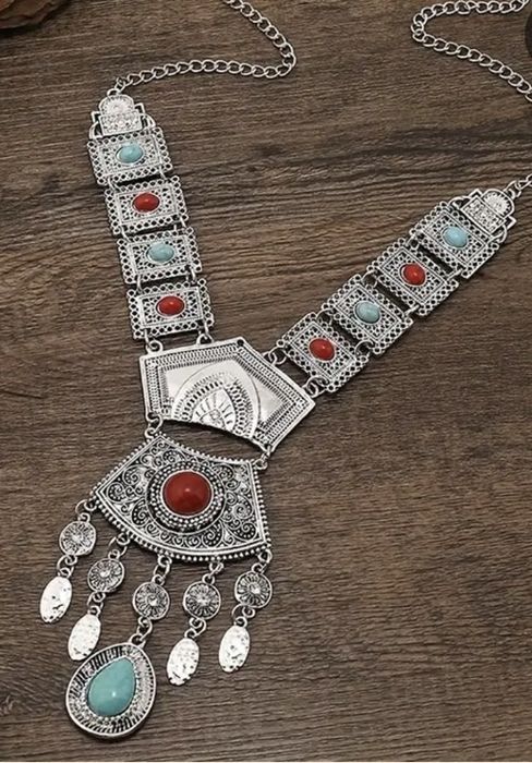 Ожерелье в национальном стиле
