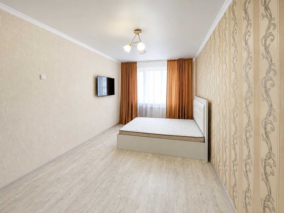 №1567 Продам 1 комнатную квартиру, 6 микрорайон, за магазином Гардероб