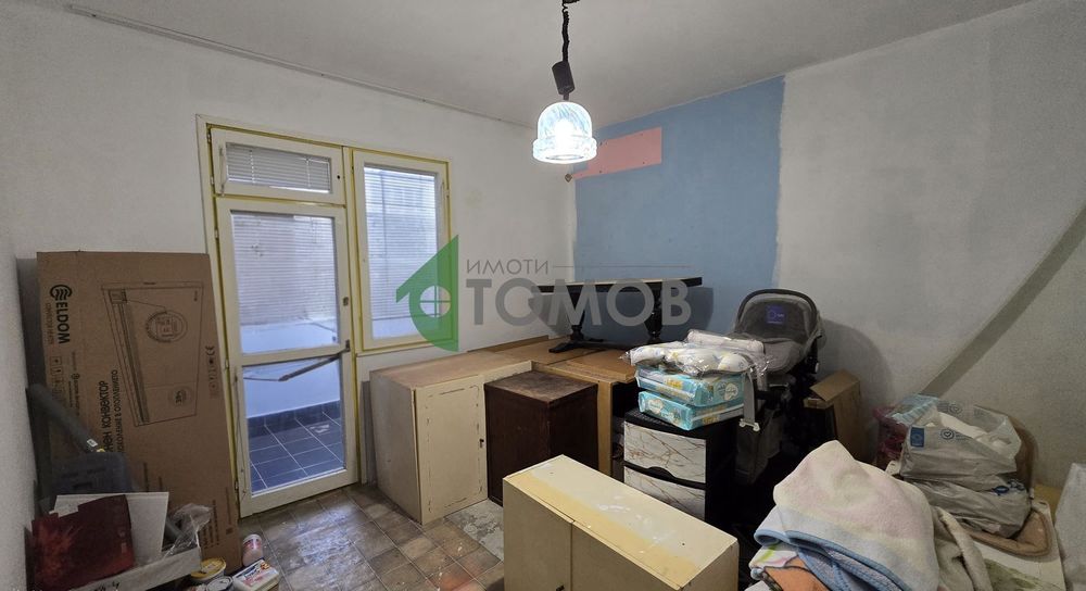 Тристаен апартамент в кв. Железник