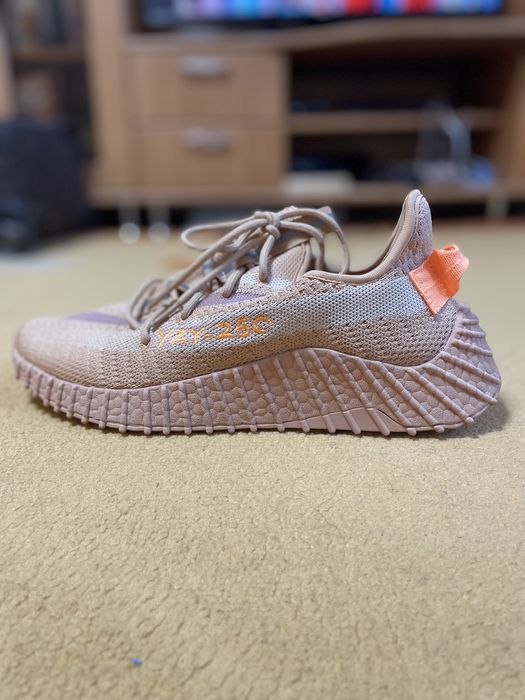 Продам кроссовки размер 43