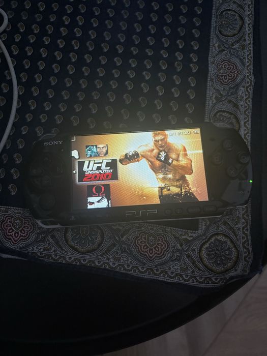 PSP 3000 32ГБ черный цвет