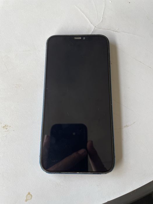 Iphone 12 в хорошом состояние