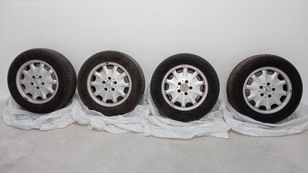 Джанти с летни гуми Dunlop за Мерцедес w210, 15"  - 200 лв.