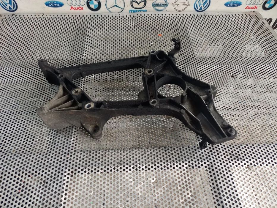 Suport Role Accesorii Mercedes C Class W204 E Class W212 2.2 Cdi Euro 5 Motor 651 - Dezmembrari Ara