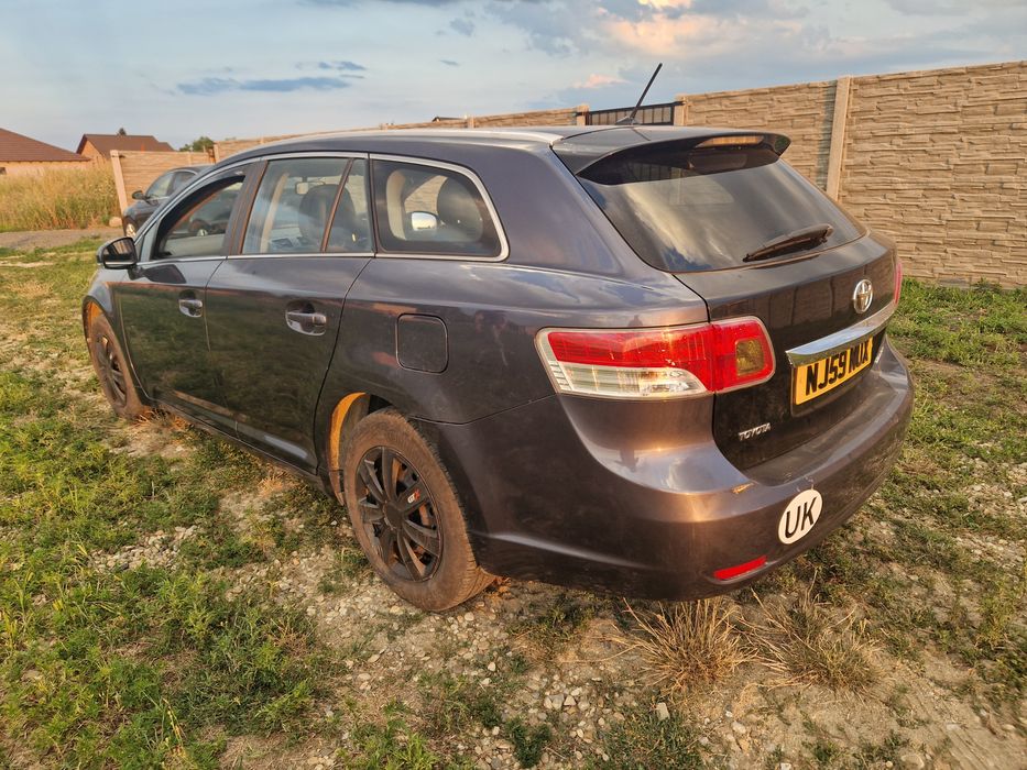 Hayon/bara spate/stopuri/aripi spate Toyota Avensis T27