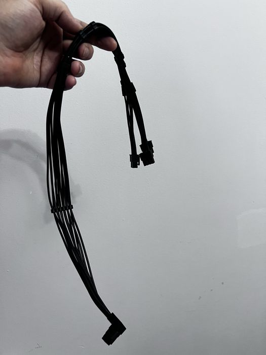 Питание GPU для видеокарты 12VHPW на 3