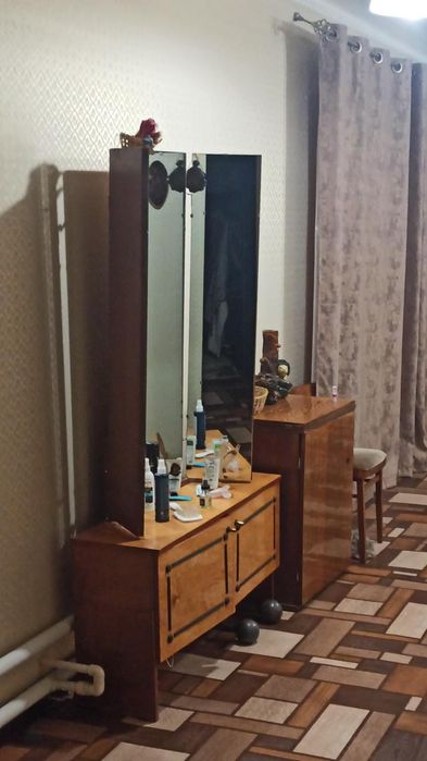 Продам комод и трюмо