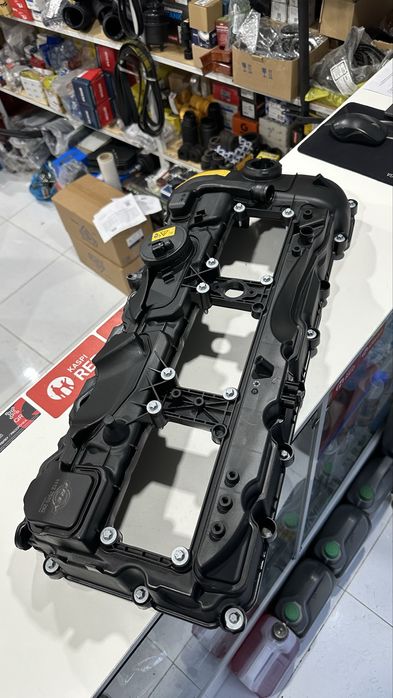 Крышка клапанов N55