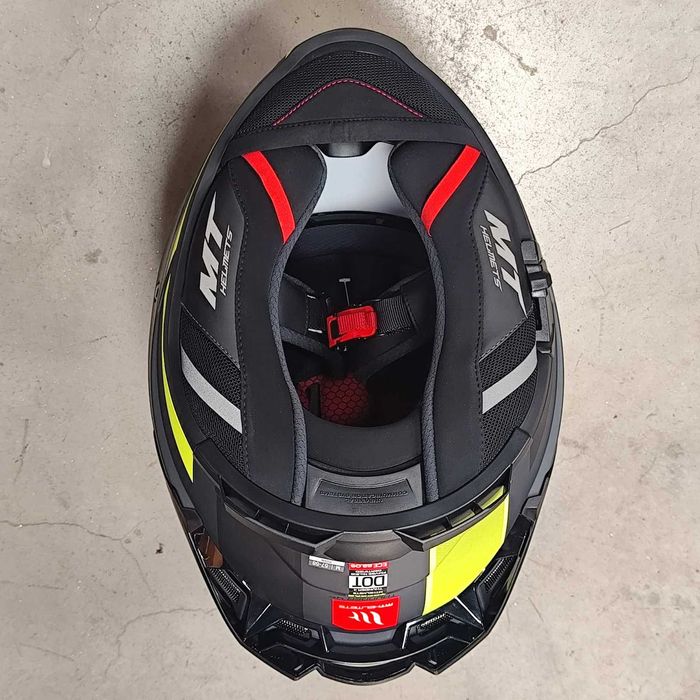 ПРОМОЦИЯ Каска MT Thunder 4 SV Treads D3 MATT Grey/Yellow- Код: 71787