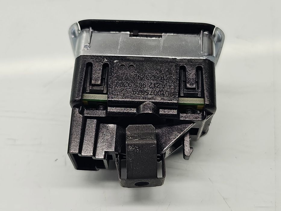 Buton deschidere haion Mercedes Clasa E (W212) Facelift [Fabr 2009-201