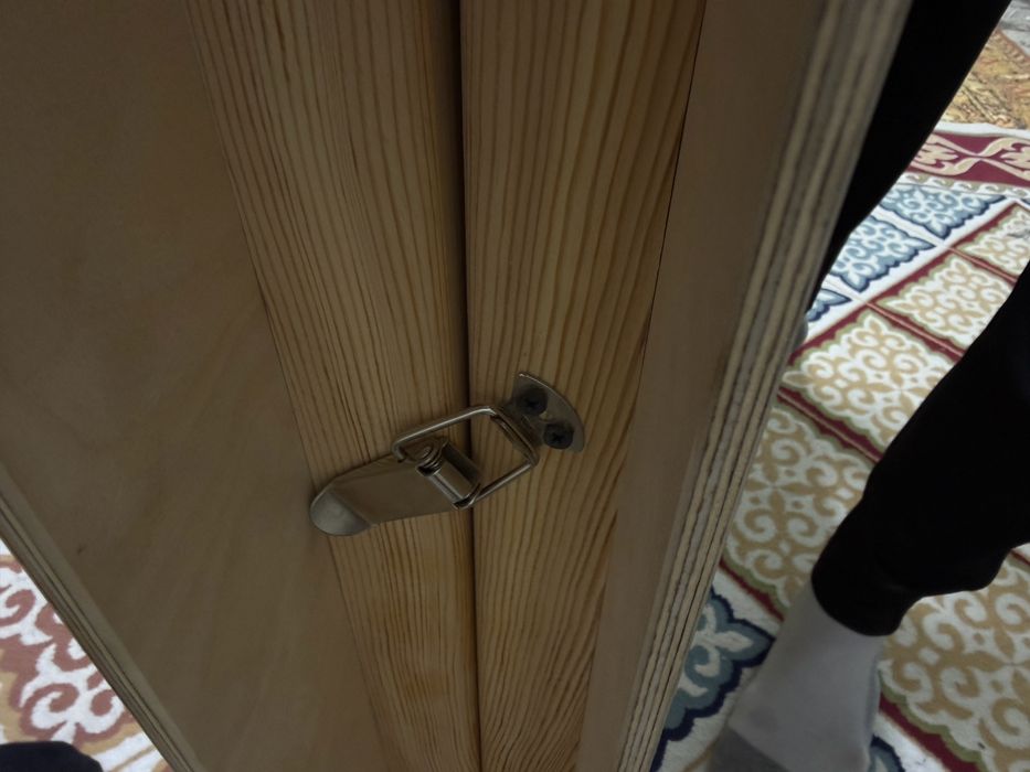 Продается стол  в хорошем состоянии