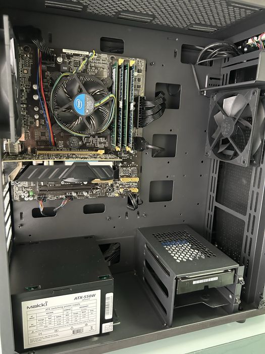 КОМПЮТЪР / i7-4790 / GTX 1050 Ti 4GB / 24GB RAM