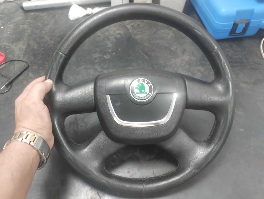 Volan cu airbag pentru skoda octavia 2 facelift