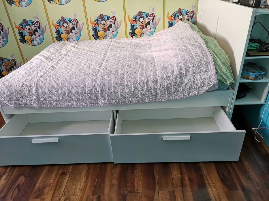 Vand pat dublu cu depozitare IKEA